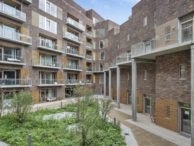 Lys 2 værelses lejlighed 76 m² nær Islands Brygge