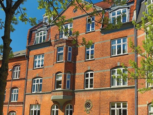Lys 2 værelses lejlighed i velholdt ejendom