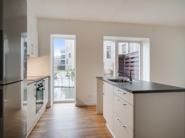Lys 2 værelses lejlighed med stor terrasse på Eternitten