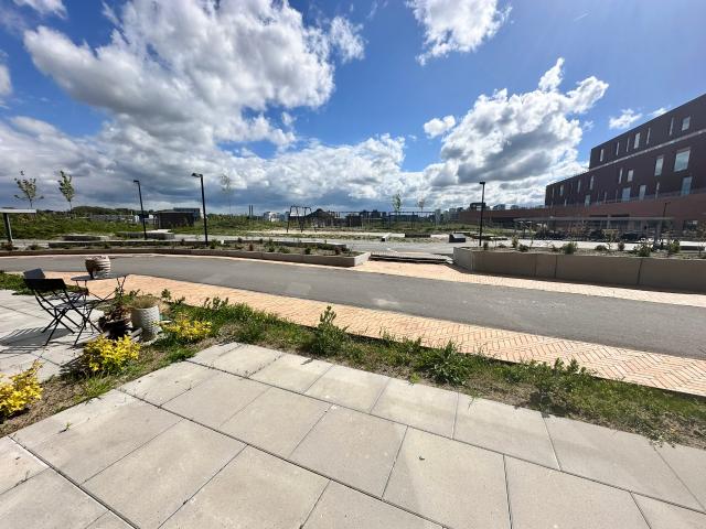 Lys 2 værelses lejlighed med sydvendt terrasse