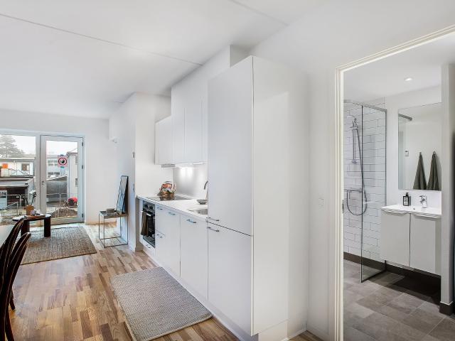 Lys 2 værelses lejlighed med terrasse nær grønne områder