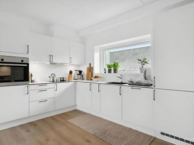 Lys 2 værelses lejlighed på 71 m² i Herning
