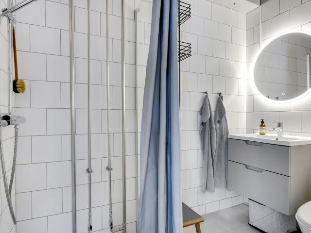 Lys 2 værelses med stor sydvendt altan