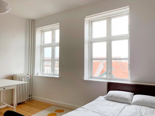 Lys og rummelig 4 værelses i centrum af Aalborg