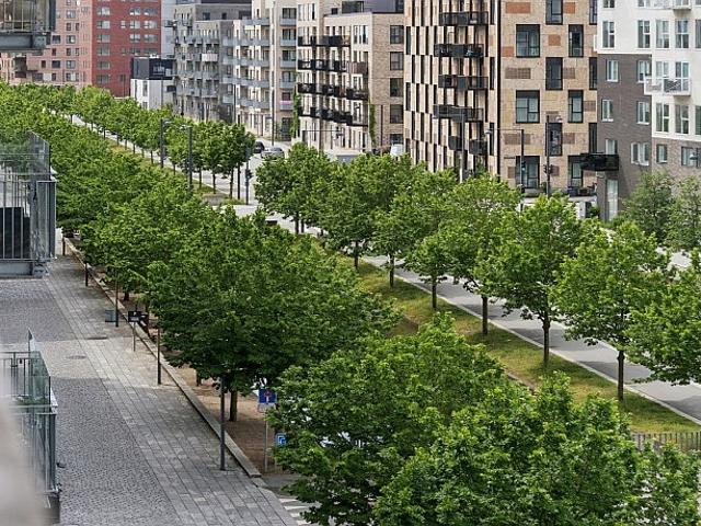 Lys lejlighed i Ørestaden med 2 altaner