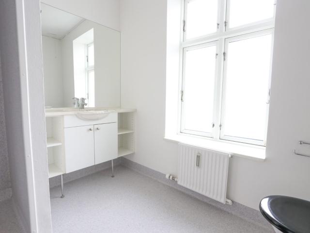Lyse 3 værelses lejlighed på 82 m² i Kolding centrum