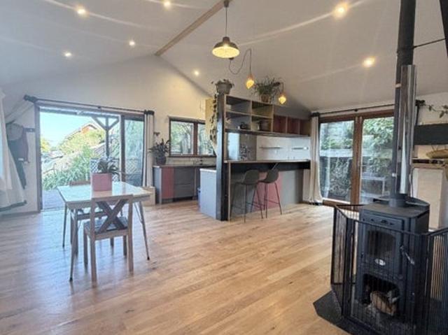 lyttelton, 2 bedrooms