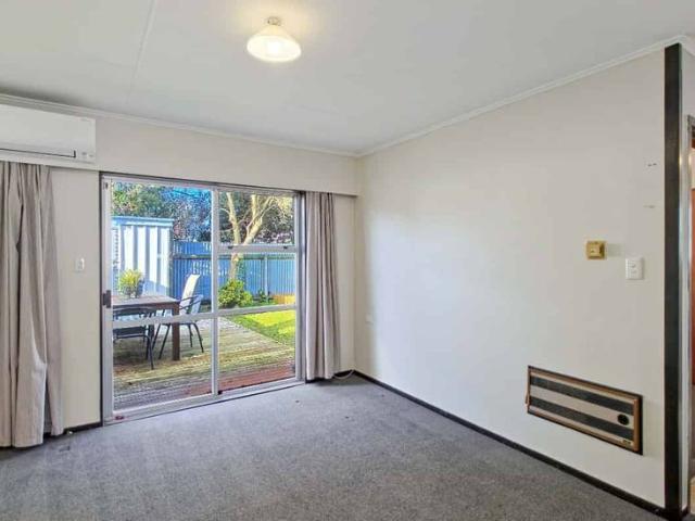 Lyttelton Crescent, Tamatea