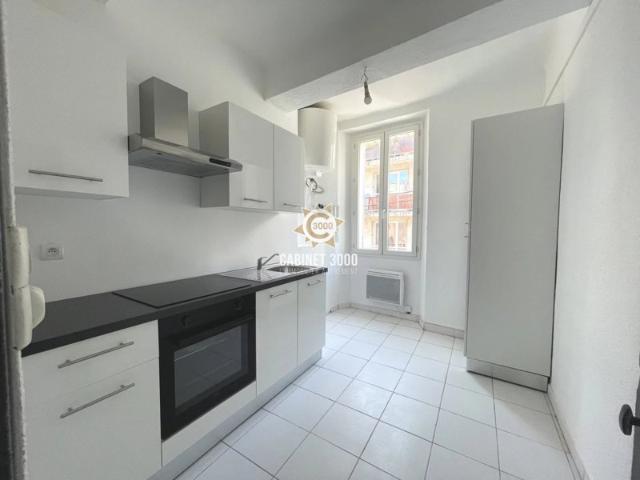 M2295 TOULON Le Mourillon Appartement T2