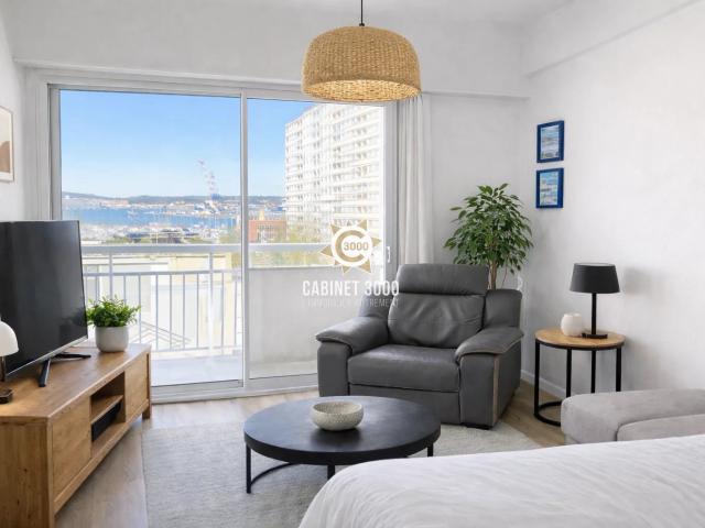 M2281 TOULON Mourillon Appartement T3 Balcon Vue m