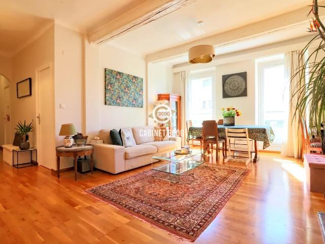 M2303 HYERES Centre Ville Appartement T4 Haussmannien
