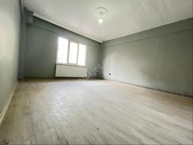 M. Akif Mah. Mükemmel Konumda 3+1 Kiralık Bahçeli Daire