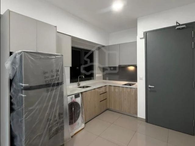m arisa, condominium