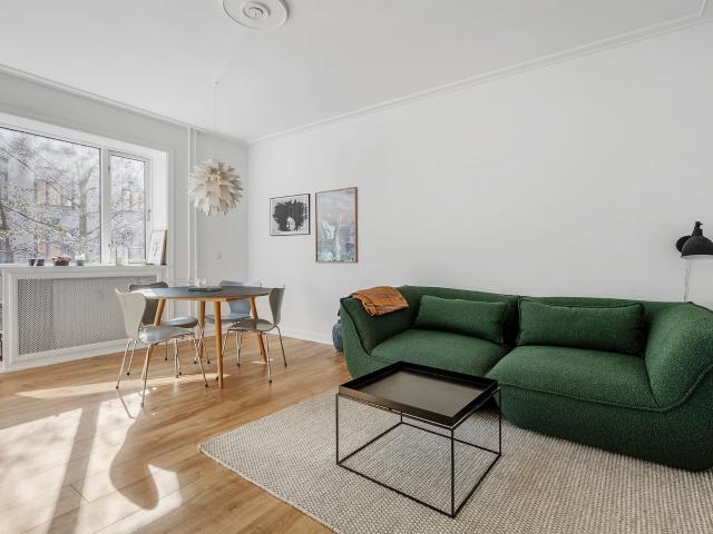 Møbleret 3 vær. med to altaner på Frederiksberg C
