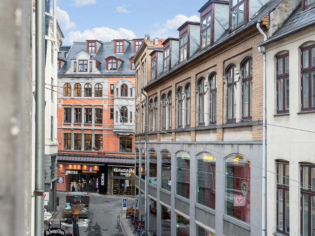 Møbleret bylejlighed nær Strøget og Gammel Strand