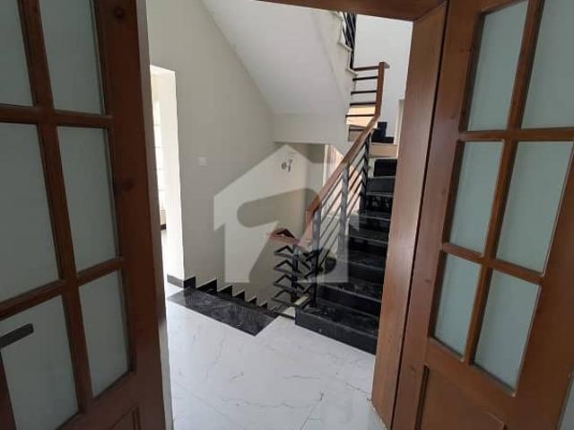 M Block 7 Marla Non Furnished Ground Portion For Rent Electricity And Water 24/7