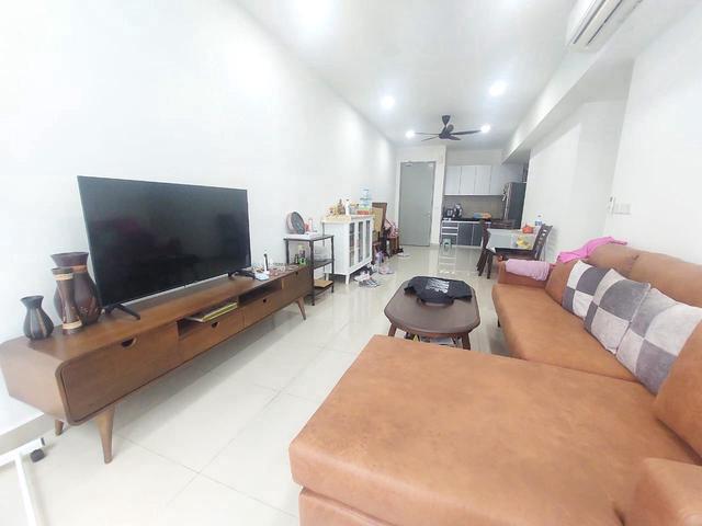 M Centura Furnished unit Below Market Free Shuttle Van to LRT MRT