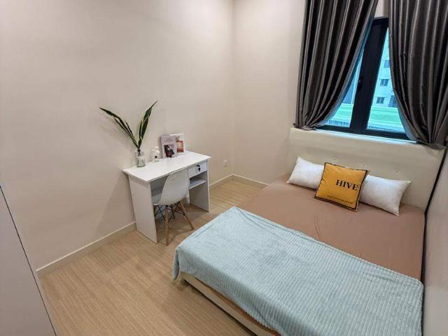 M Centura Queen Room