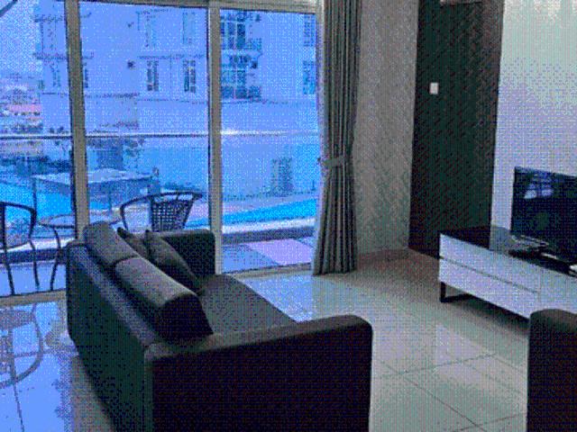 M Condominium, Larkin