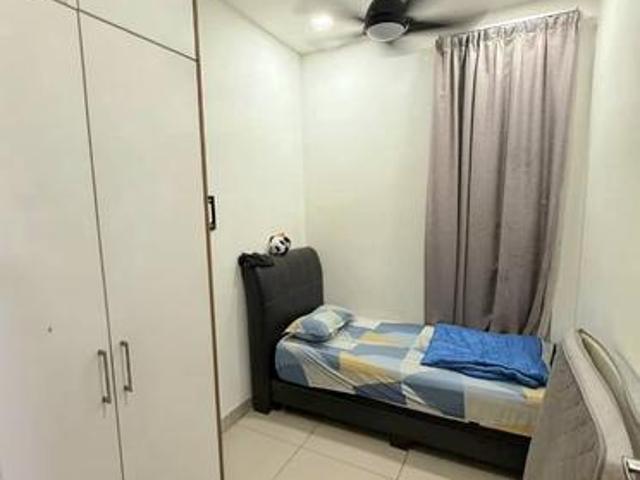 M Condominium Larkin 3 bed 2 bath 2 carpark renovatedFull loan