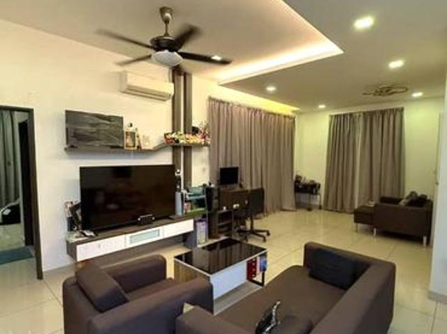 M Condominium Larkin Full loan Season Luxury Apartment Zennith Suite