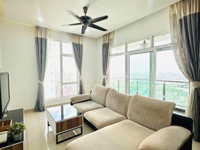 M CONDOMINIUM Low Deposit Near Ciq Hot Area 3 Bedroom Nice Unit