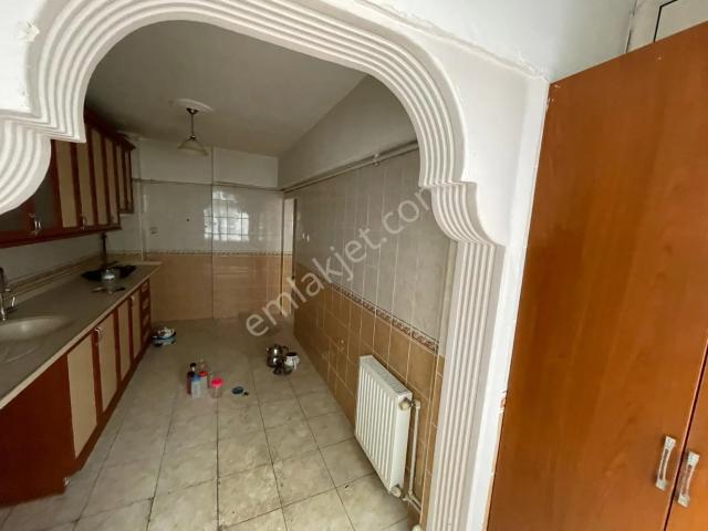 Mç Emlak'tan Akşemsettin Mah'nde Cadde Cepheli 3+1 Kiralık Daire