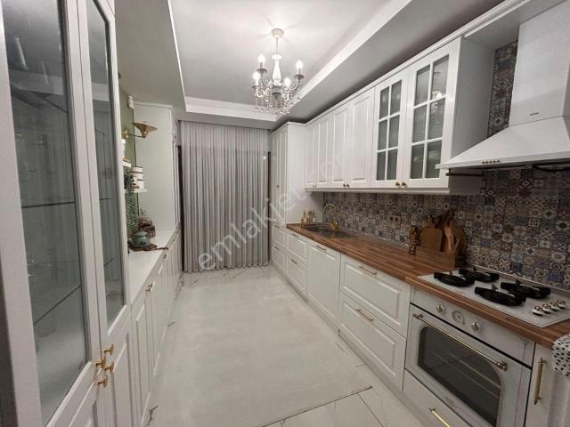 Mç Emlak'tan Saraycık Mahallesin'de 3+1 142m2 Full Yapılı Satılık Daire