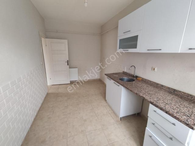 M.şengül Ortaokul Ve Tal And Lise Çok Yakın Kiralık 2+1 Daire
