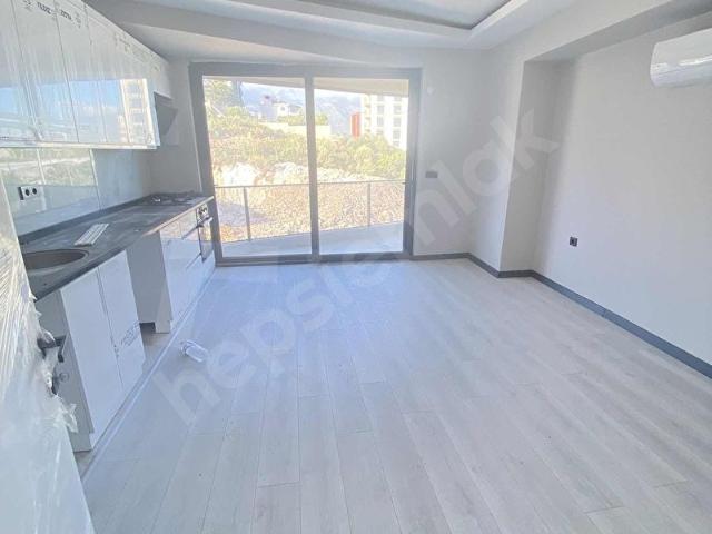 MÇG DEN SIFIR KİRALIK DAİRE 3 ADET KLİMA VE ANKASTRE OCAK SETİ