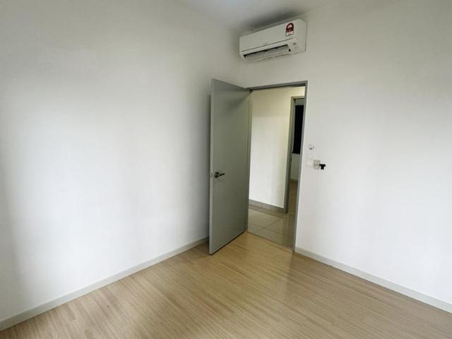 m luna, condominium