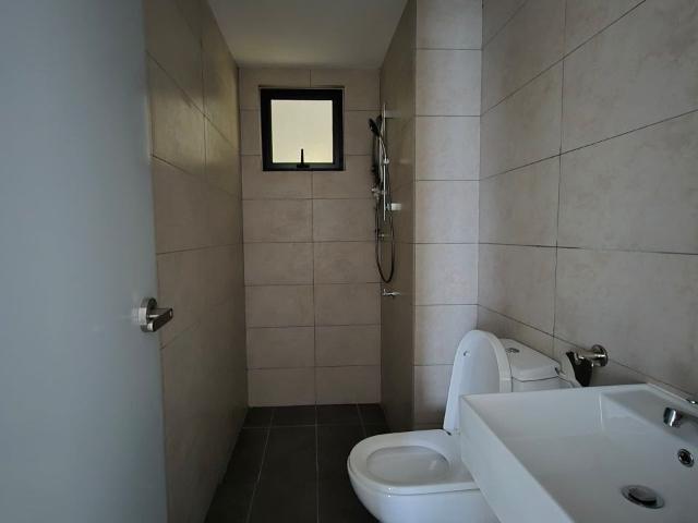 m luna, condominium