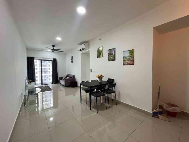 m luna, condominium