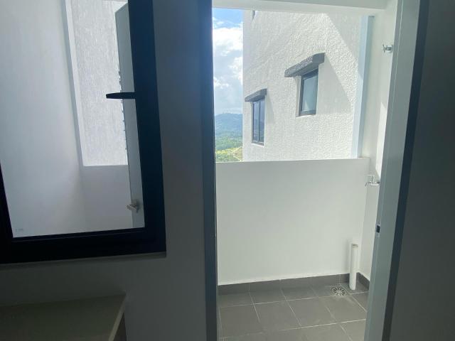 m luna, condominium