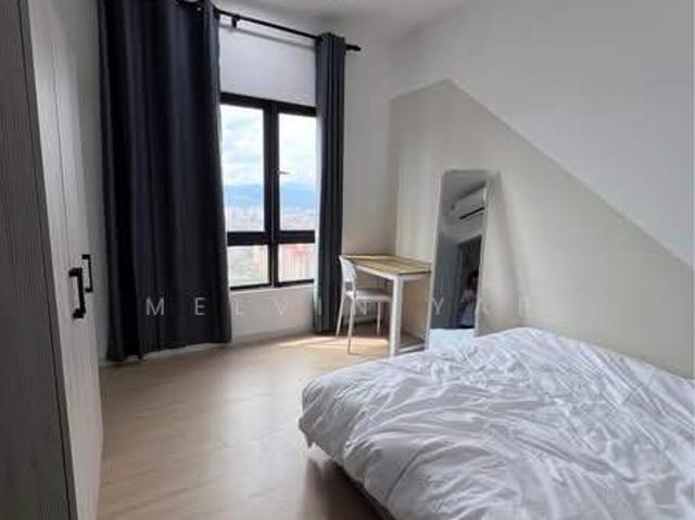 M Luna Small Room