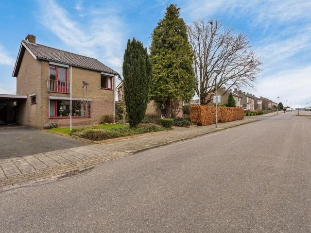 M.L. Kingstraat 7, 6245GG, Eijsden, Limburg 6245GG
