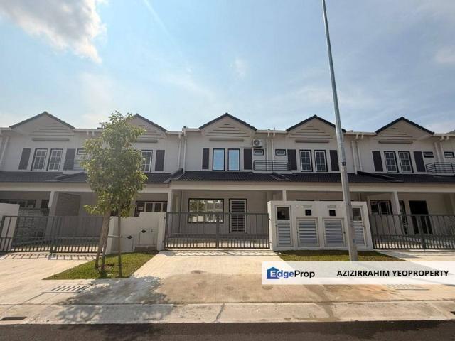 M Senyumia Salak Tinggi