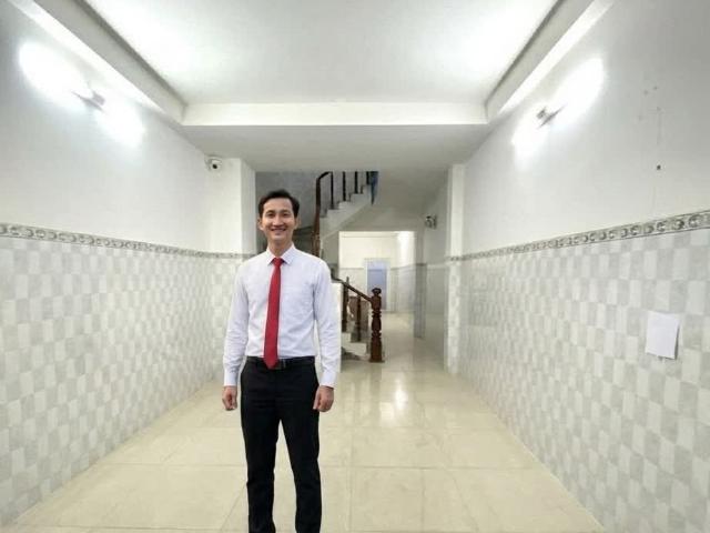 Một bước ra sông, hai bước ra phố lớn. Chỉ với 10 tỏi hơn là có căn nhà phố An Khánh, 2 tầng 2 pn