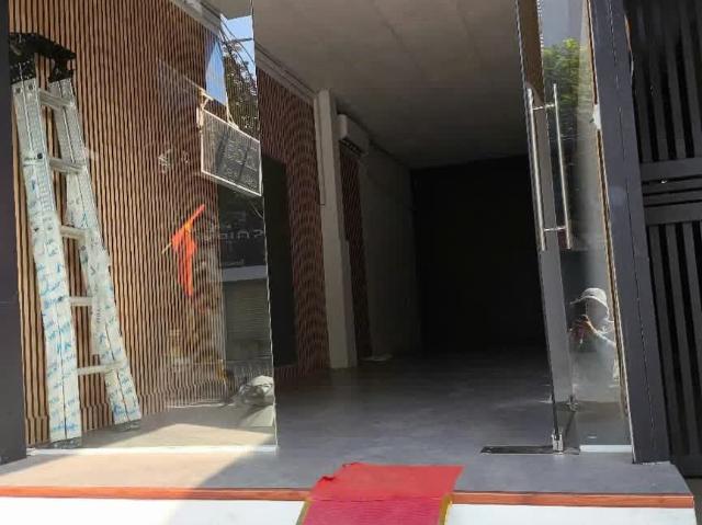 Mặt bằng cho thuê với diện tích 30m2, vị trí đắc địa trên đường Nguyễn Thị Thập, Phường Bình