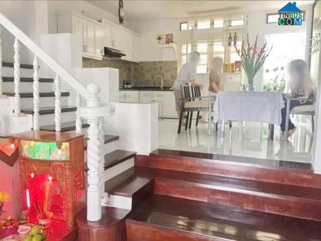 Mặt phố 90m2 Giá 13 tỷ 4 tầng 4PN Ngang 5m Đường D4 Quận 7