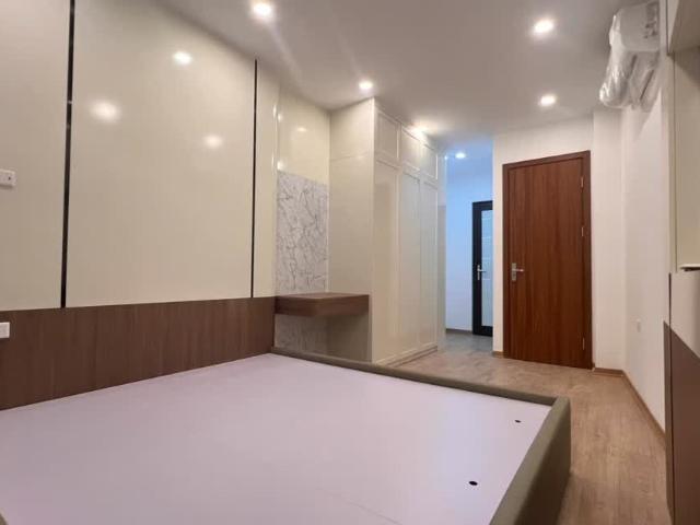 Măt phố Bán nhà MP Cự Lộc 40mx6T MT rộng thang máy kinh doanh sầm uất 10 tỷ Thanh Xuân