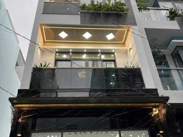 Mặt Phố, Gần Phạm Văn Đồng Thang Máy Kinh Doanh Hút Lộc
