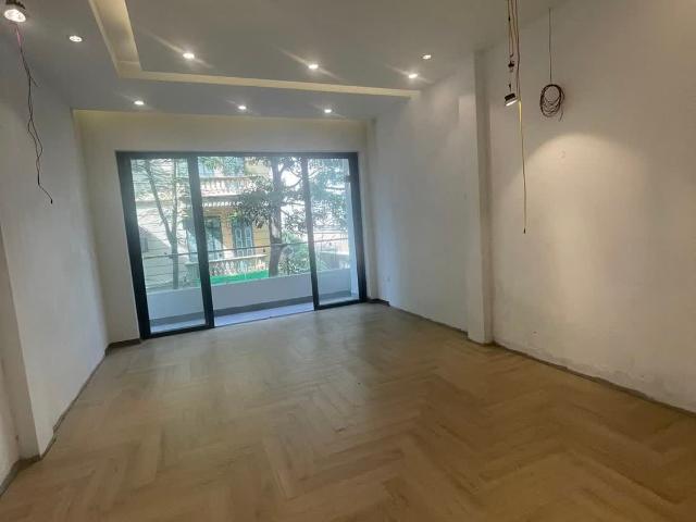 Mặt phố Hoàng Cầu 70m 5 tầng mt 4m 27.9 tỷ thang máy ô tô tránh kinh doanh 0986073