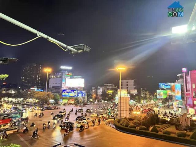 Mặt phố Xã Đàn hoa lệ sầm uất vỉa hè rộng kinh doanh bất chấp, tòa 6 tầng chỉ 15.5 tỷ