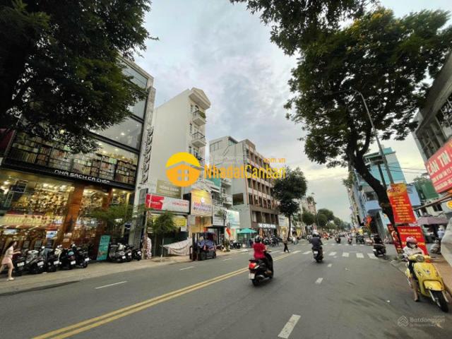 Mặt tiền trần hưng đạo, p. Nguyễn cư trinh, quận 1