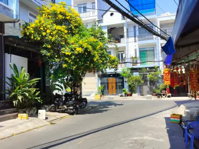 Mặt tiền Bùi Minh Trực 8x18 4 tầng sổ riêng chỉ 24 tỷ 2