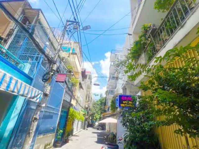 Mặt tiền hẻm xe hơi Ba Tháng Hai giao Lê Hồng Phong Q10 Nhà nở hậu Chỉ 9.99 tỷ