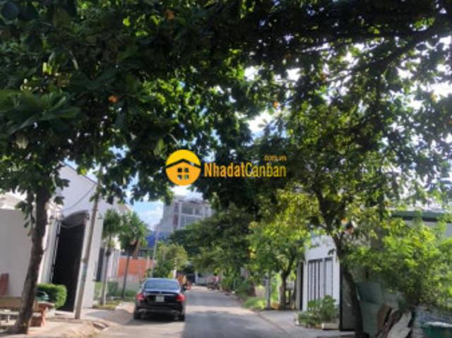 Mặt tiền kdc vạn phúc đường số 3 hiệp bình phước thủ đức 216m2, 2 tầng 18,5 tỷ