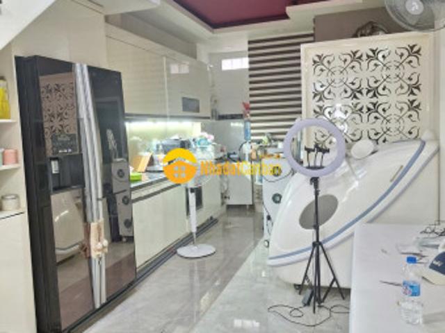 Mặt tiền kinh doanh đỉnh giao lê văn việt 3 tầng mới gia tôt