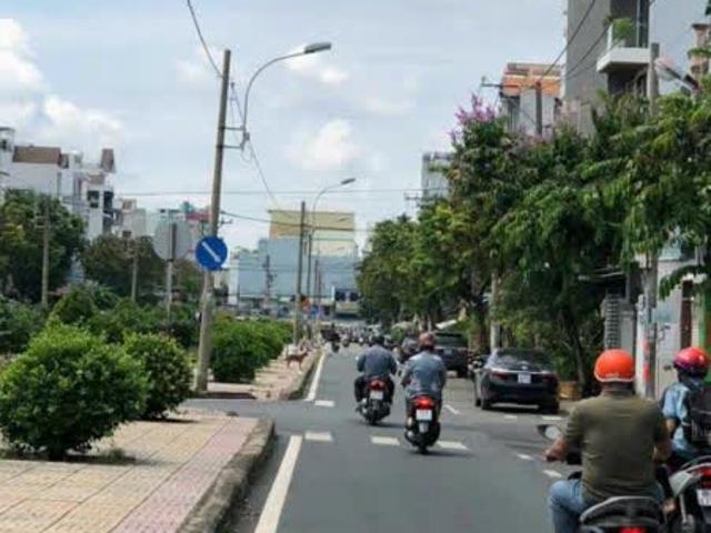 Mặt Tiền Kinh Doanh Sầm Uất Đường Rộng 30M Hiền Vương Ngay Nguyễn Sơn 2 Tầng 80M2 Chỉ 11.7 Tỷ